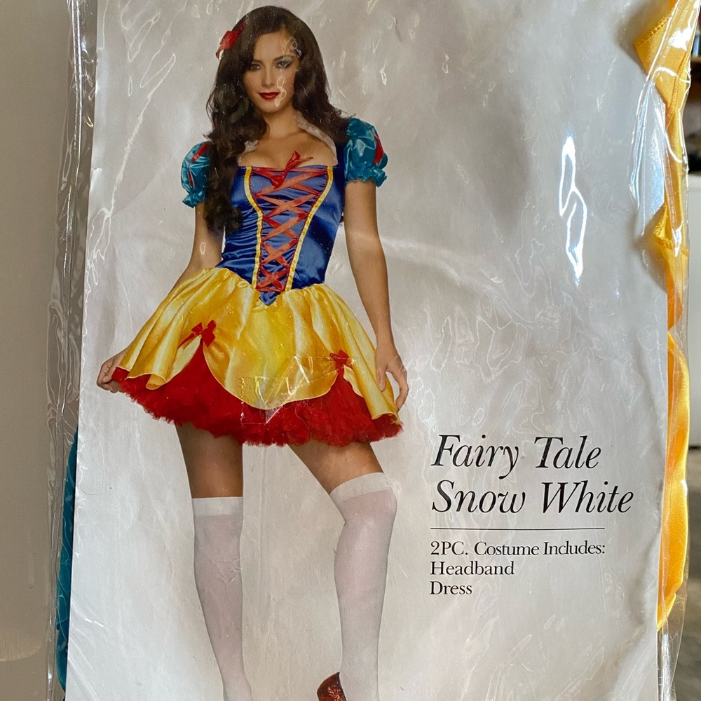 Leg Avenue Fairy Tale Snow White costume